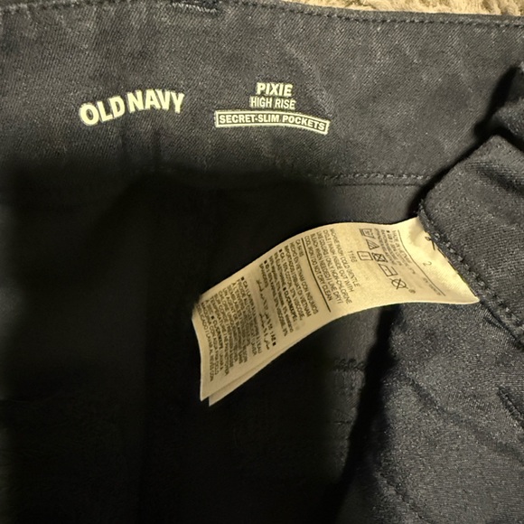 Old Navy Pants - Old Navy Pixie High Rise Pants in navy blue